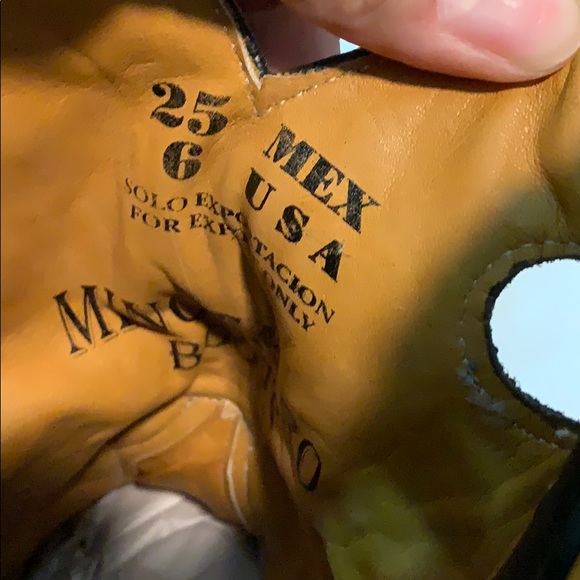 Snake skin pattern boots - Picture 7 of 9